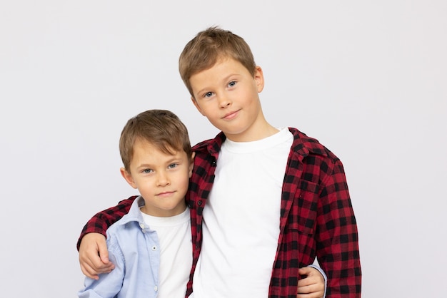 Dos niños son mejores amigos Amigos de por vida