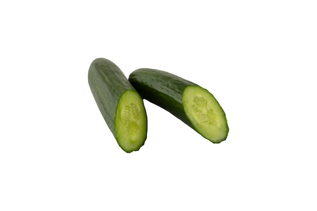 Dos trozos de pepino verde jugoso