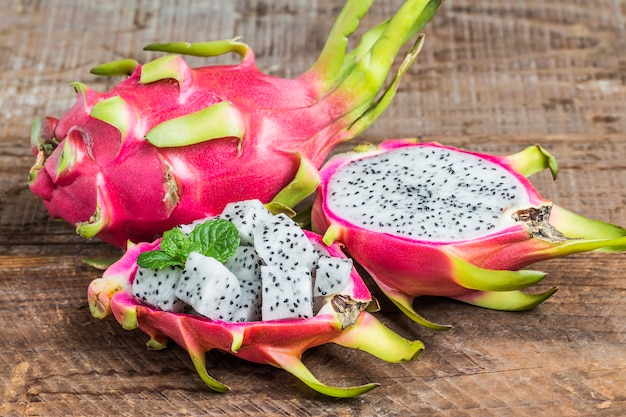 Drachenfrucht zum nachtisch, pitaya