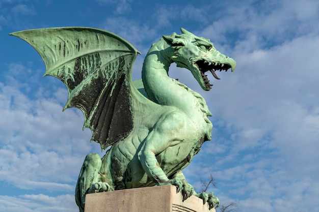 Dragón de Ljubljana en el símbolo de la ciudad del puente