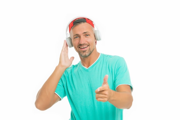Drahtlose Kopfhörer für den Sport Modernes Kopfhörerkonzept Man gutaussehender unrasierter Sportler