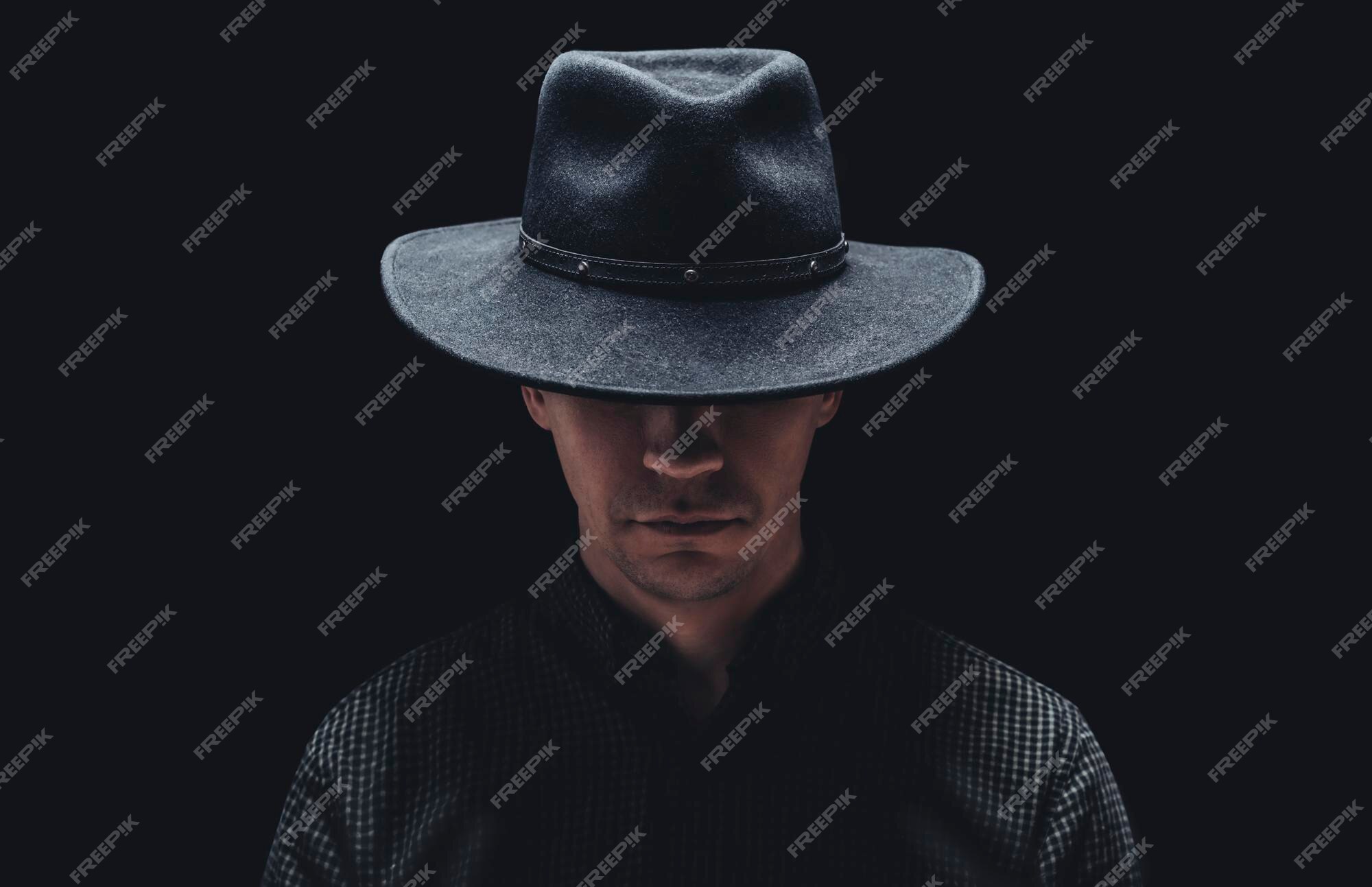 Dramático retrato de un hombre sombrero. estilo gángster de chicago. técnica mixta | Foto Premium