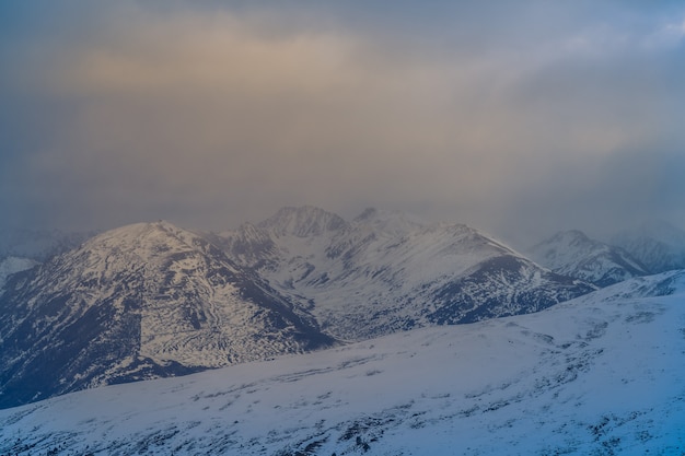 Dramatische Berglandschaft in den Pyrenäen, Andorra