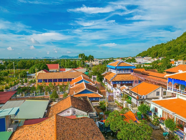 Draufsicht auf das Haus Nha Lon Long Son Dies ist eine historische Stätte, ein altes Haus in Long Son, das Touristen anzieht, um an Wochenenden in Vung Tau Vietnam einen spirituellen Besuch abzustatten