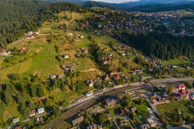 Foto draufsicht auf das karpatendorf