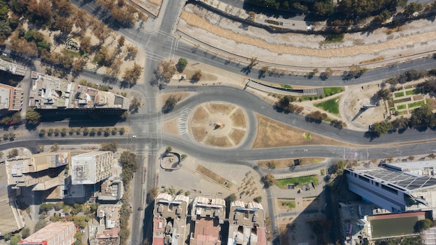 Draufsicht auf den Baquedano Plaza in Santiago, Chile während der Quarantäne