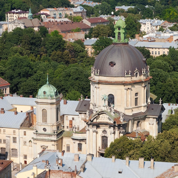 Draufsicht auf die Stadt Lemberg aus Höhe Dominikanische Kathedrale Lemberg Ukraine