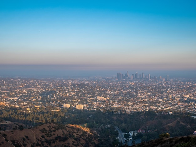 Draufsicht auf die Stadt Los Angeles im Sommer