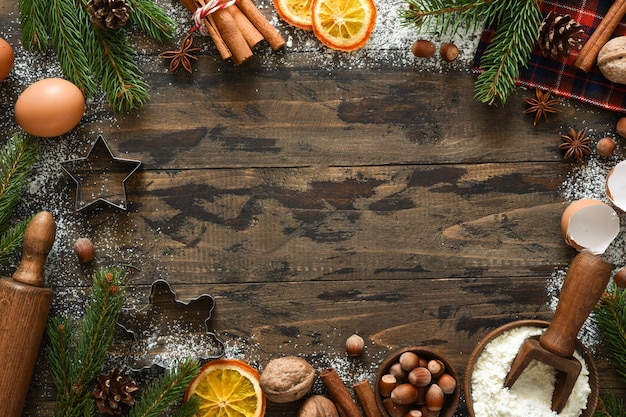 Draufsicht Weihnachtsdekoration und Zutaten zum Kochen