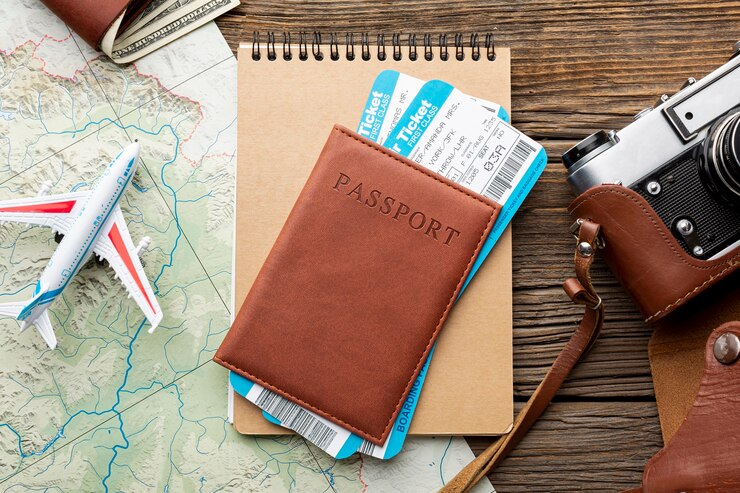 Foto draufsichtpass mit flugtickets