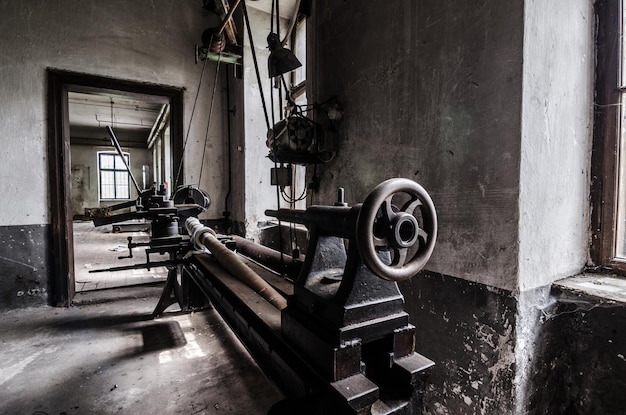 Drehmaschine in verlassener Fabrik