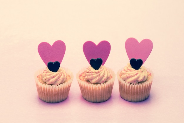 Drei Cupcakes zum Valentinstag