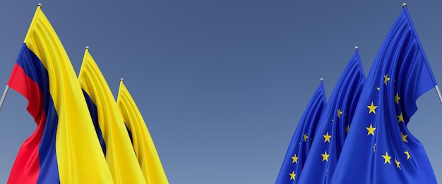 Drei Flaggen der Europäischen Union und Kolumbiens an Fahnenmasten an den Seiten Flaggen auf blauem Hintergrund Platz für Text EU Europa Bogota Südamerika Commonwealth 3D-Darstellung