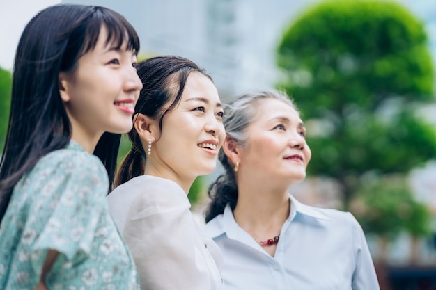 Drei Frauen verschiedener Generationen