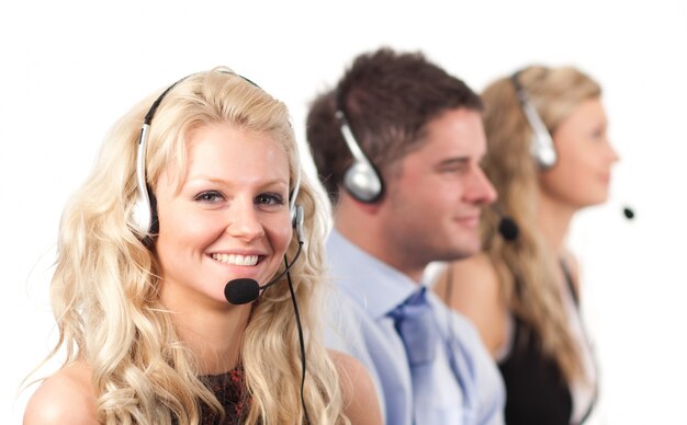 Foto drei leute in einem call-center