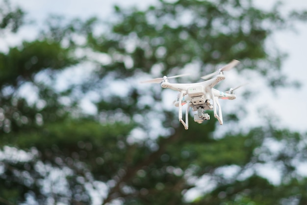 Drohne fliegen fotografie in der luft