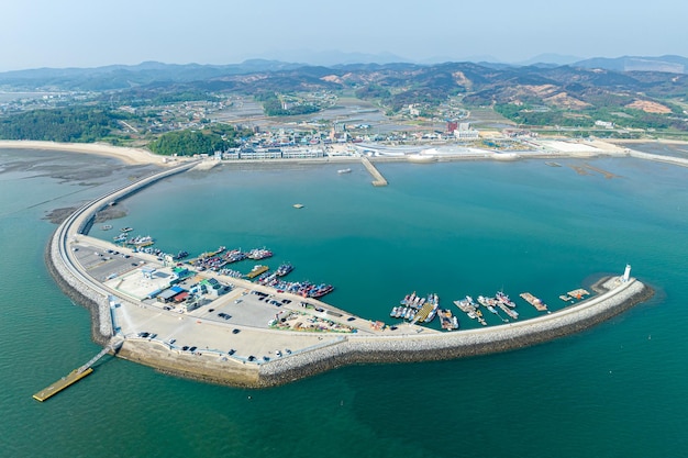 Foto drohnenabschuss im hafen von namdang in hongseong, korea