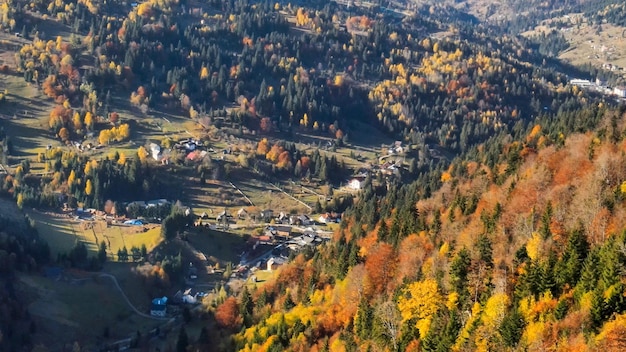 Drohnenaufnahme der Natur in Rumänien