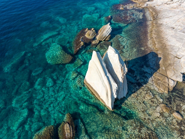 Drohnenfoto im Bereich der Segelfelsen im Distrikt Foca in der Provinz Izmir. Jelkenkaja - Foca