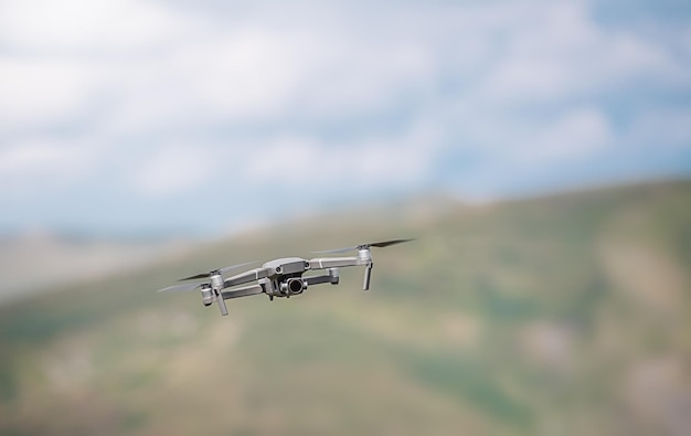 El dron toma fotografías de las montañas de los Cárpatos Ucrania Europa