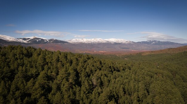 drone aéreo vista das montanhas