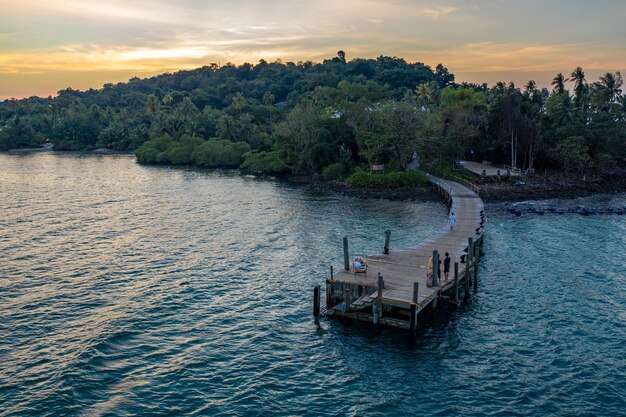 Drone atirou no resort e hotel Luxury but Eco Community na montanha na ilha KohKood, no leste da Tailândia