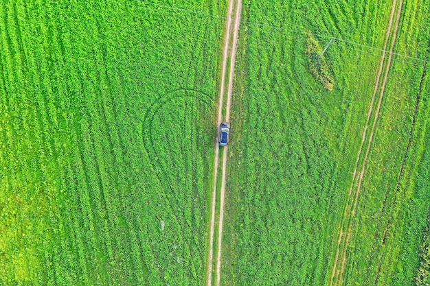 Drone de vista superior de estrada de verão, fundo de paisagem natural