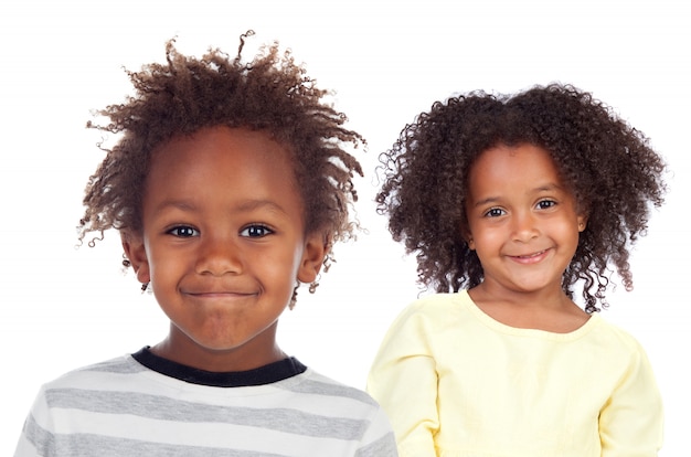 Duas crianças afro-americanas