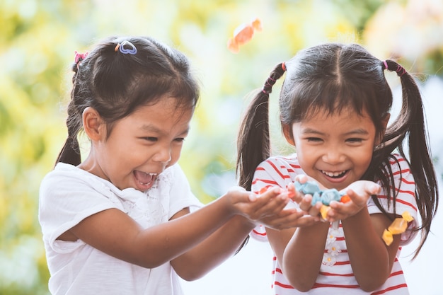 Vetores de Garota Caindo Do Céu e mais imagens de Caindo - Caindo, Menina,  Adolescente - iStock