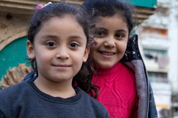 Foto duas lindas meninas, pequenas amigas.