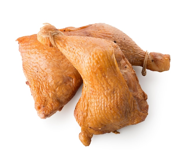 Duas pernas de frango defumado isoladas em branco