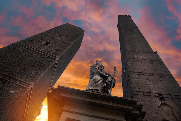 Duas torres na cidade da Bolonha