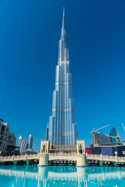 Dubai, Emirados Árabes Unidos - 02 de janeiro: Burj al Khalifa, o edifício mais alto do mundo em 2 de janeiro de 2015 em Dubai, Emirados Árabes Unidos