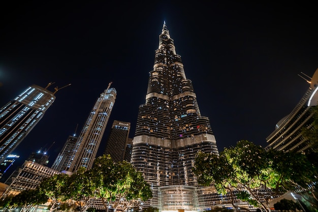 Dubai Emirados Árabes Unidos 12 de novembro de 2021 Burj Khalifa à noite é o arranha-céu mais alto do mundo, com 8298m em Dubai Emirados Árabes Unidos