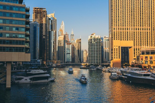 Dubai Marina al atardecer