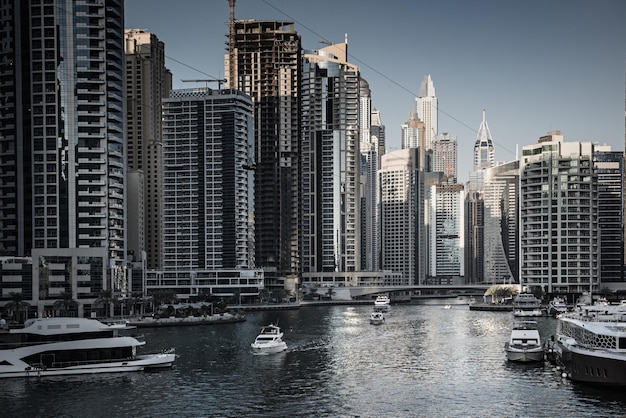 Dubai Marina bei Sonnenuntergang