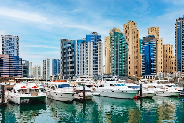 Dubai Marina Wolkenkratzer und Hafen in Dubai Vereinigte Arabische Emirate