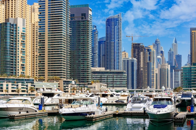 Dubai Marina Wolkenkratzer und Hafen in Dubai Vereinigte Arabische Emirate