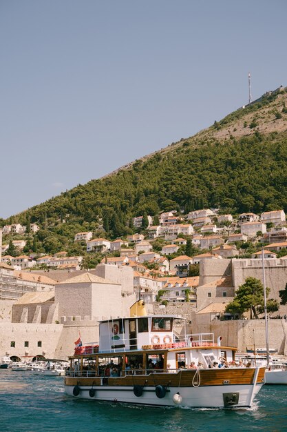 Dubrovnik Kroatien Mai der alte Hafen Hafen ist Porporela in der Nähe der Mauern der Altstadt von Dubrovnik