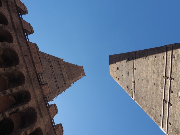 Due torri (dos torres) en Bolonia