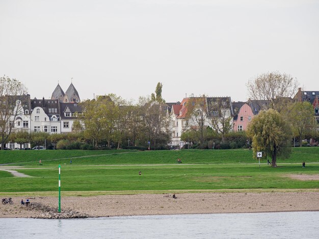 Foto duesseldorf y el río rin