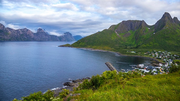 Düstere Landschaft der Insel Senja im Norden Norwegens Panorama der Insel Senja,