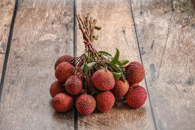 Dulce y jugosa fruta de lichi exótica tropical