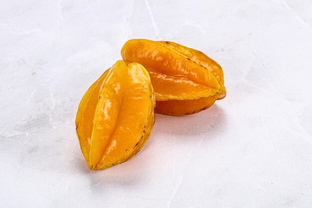 Dulce tropical deliciosa fruta carambola o srarfruit