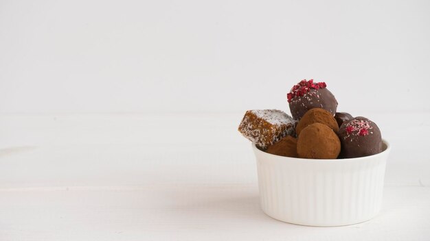 Dulces hechos a mano naturales útiles en la mesa