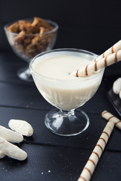 Dulces con leche y galletas