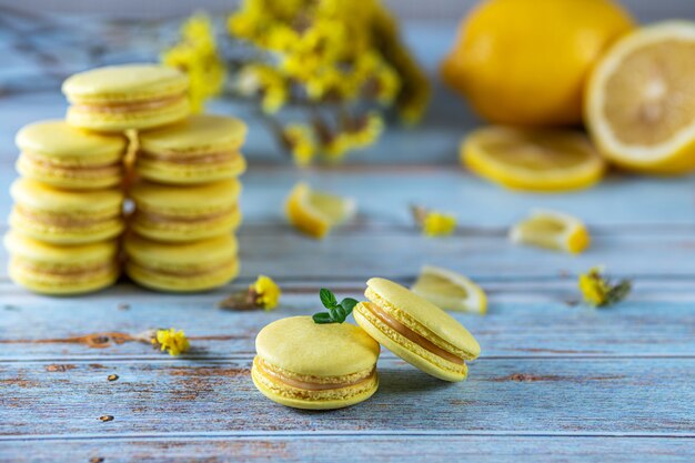 dulces de macarrones con sabor a limón