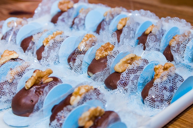 Dulces y pastel de cumpleaños