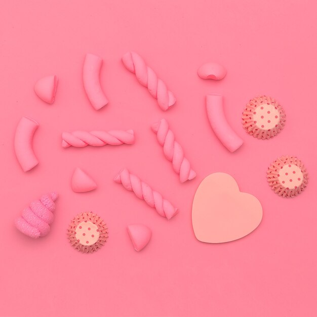 Dulces rosas. Estado de ánimo dulce. Arte minimalista en Flatlay