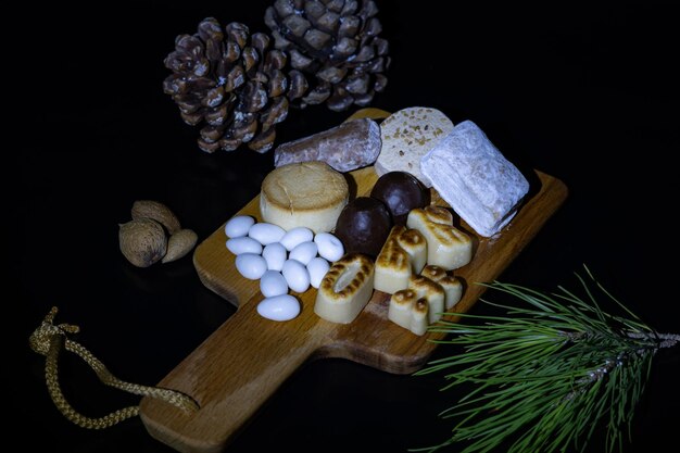 dulces típicos de Navidad en la mesa